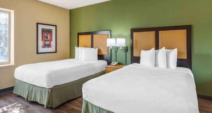 2 Queen Beds | Smoking, Kitchen