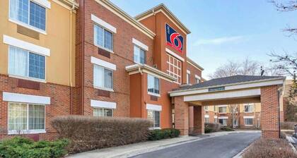 Spacious 2 Queen Beds,Nsmk|Kitchen|Studio 6 Vernon Hills