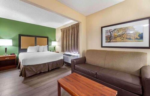 1 Queen Bed | Non-Smoking, Kitchen, Sofa-Bed