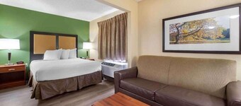 1 King Bed | Hearing Accessible, Kitchen