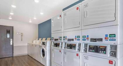 2 Full Beds | Non-Smoking, Kitchen