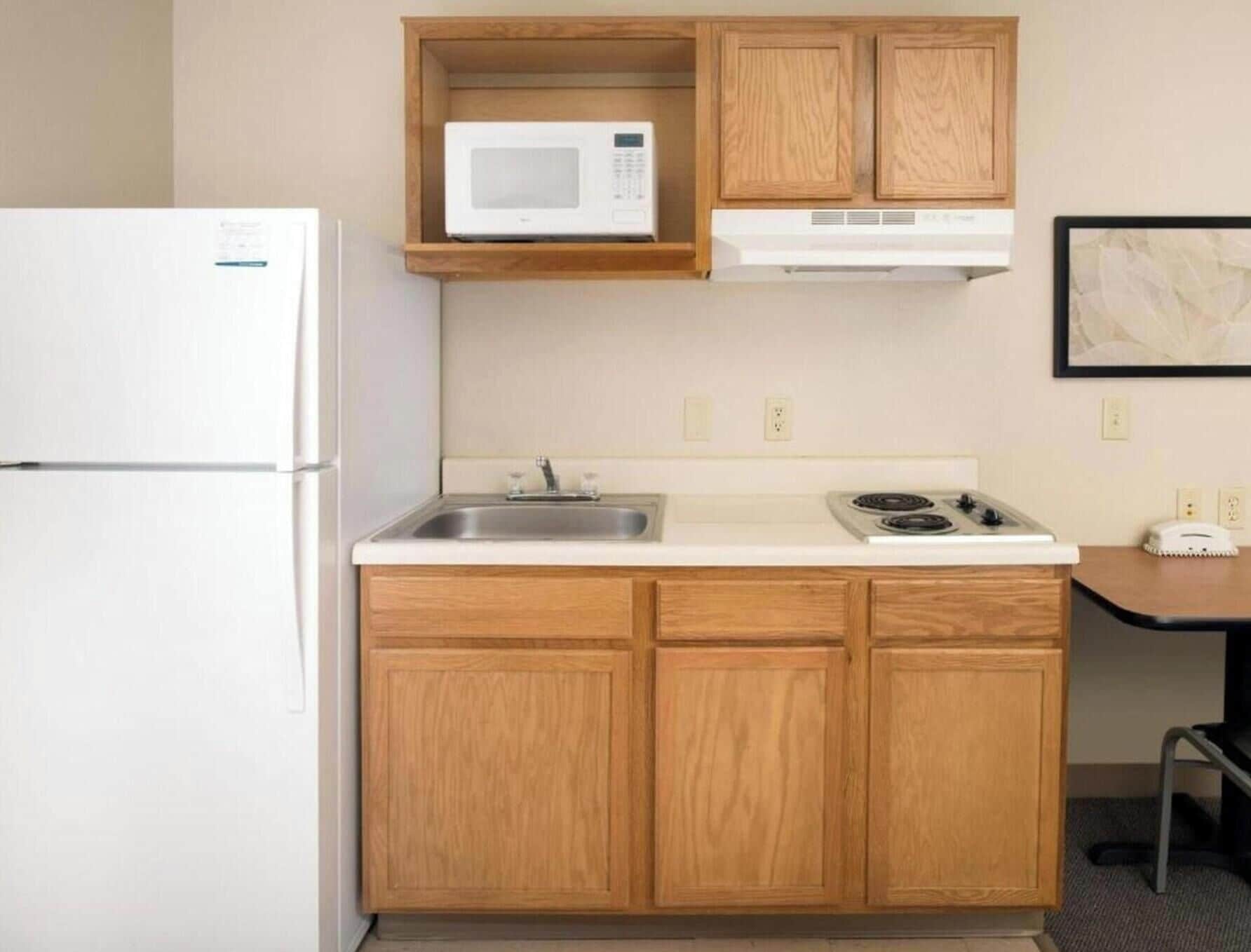Fridge, microwave