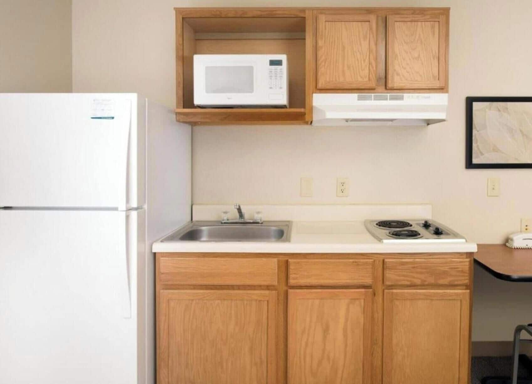 Fridge, microwave