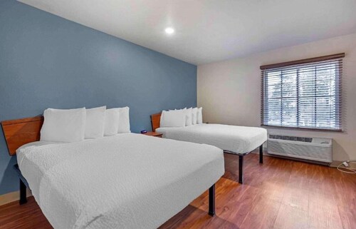 2 Full Beds | Smoking, Kitchen