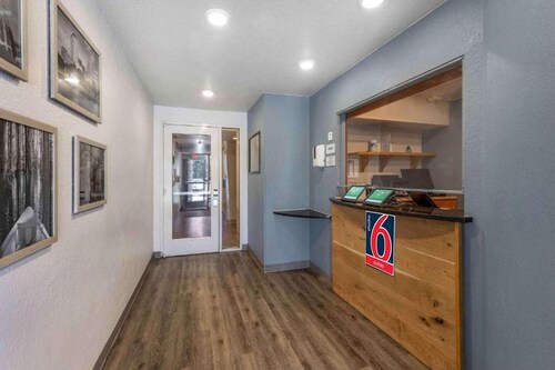 1 Full Bed | ADA/Tub/Non-Smoking/Kitchen