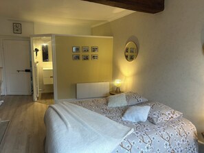 Habitación Confort | Wifi gratis y ropa de cama
