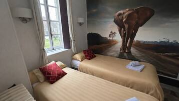 Quarto quádruplo clássico, vista para o parque