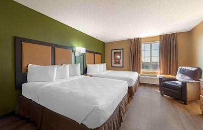 2 Full Beds | Non-Smoking, Kitchen
