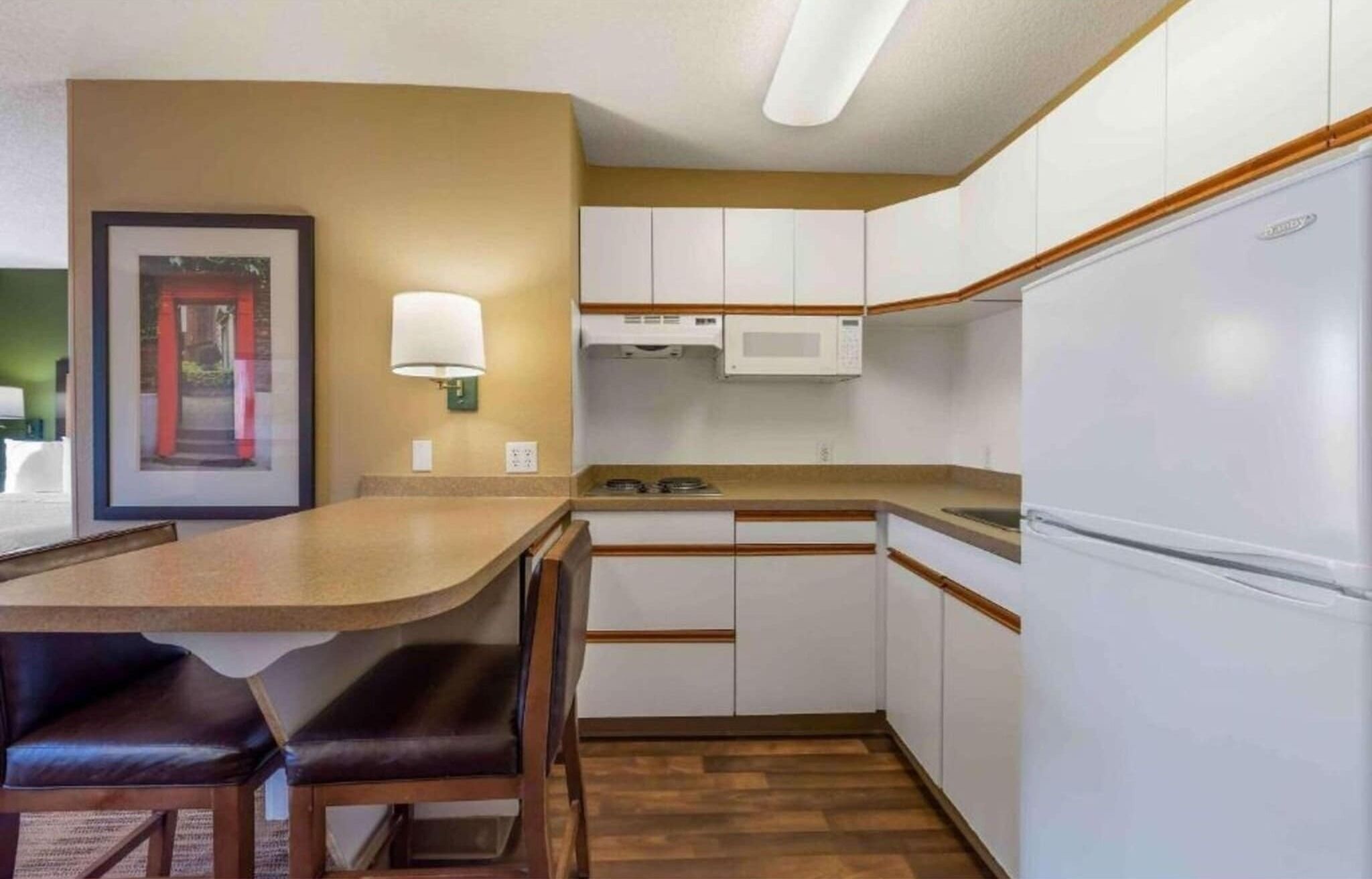 Fridge, microwave
