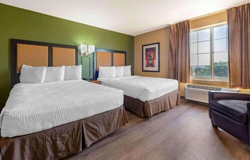 2 Full Beds | Mobil Access Tub Nsmk Kitchen