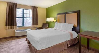 1 Queen Bed | ADA/RI Shower/Non-Smoking/Kitchen