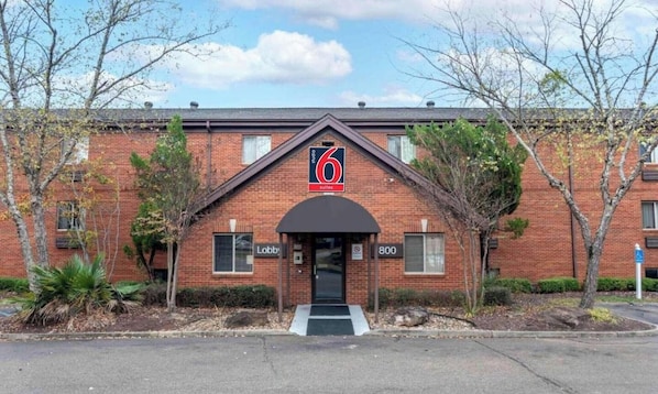 Exterior - 1 Queen Bed | Non-Smoking, Kitchen, Sofa-Bed (Jackson)