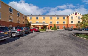 Exterior - 1 King Bed | Non-Smoking, Kitchen (Buffalo NY)