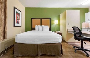 Room - 1 King Bed | Mob Acc RI Shwr Ste Nsmk Ktchn (Rochester NY)