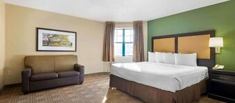 1 Queen Bed | Non-Smoking, Kitchen