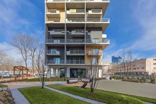 Kolejowa 19B Warsaw | Elegant Apartment with Parking | A Balcony with a Lovely View