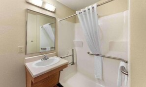 Douche, serviettes fournies