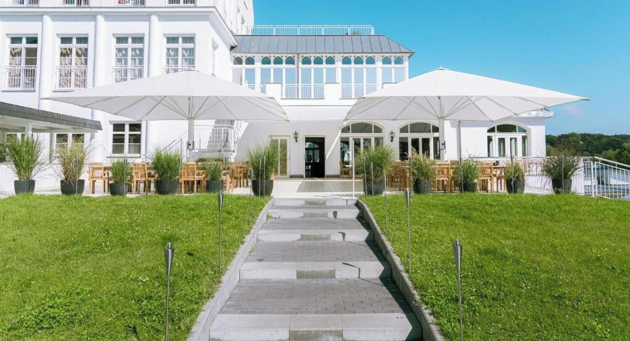 Holiday Home Exterior [summer]