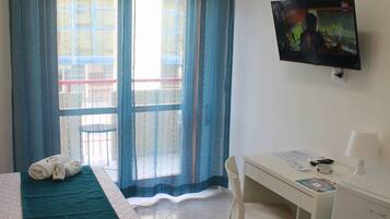 1 bedroom, in-room safe, desk, free WiFi