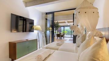 Villa, 5 Bedrooms | In-room safe, blackout drapes, free WiFi