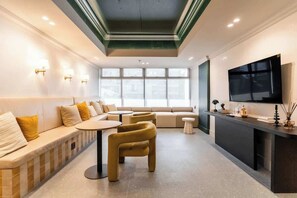TV, offices - Seabreeze Studio - View, Prom, Wifi (Cape Town)