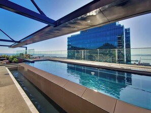 Pool - Eagle's Nest - Luxe 2BR with panoramic views, pool (Cape Town)