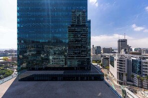 Exterior - Eagle's Nest - Luxe 2BR with panoramic views, pool (Cape Town)