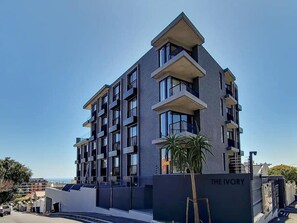 Exterior - Seaside Star - retreat w/ A/C, patio, pool (Cape Town)