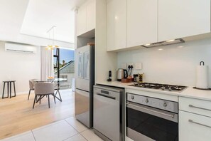 Fridge, microwave, oven, stovetop - Couple's escape - Stylish & secure, parking (Cape Town)