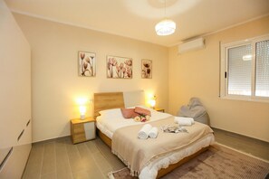Familienapartment, Mehrere Schlafzimmer (Bella Casa) | 1 Schlafzimmer, kostenloses WLAN, Bettwäsche