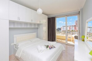 패밀리 아파트, 침실 1개, 발코니, 바닷가 (Luna Sea View Apartment 5 Floor) | 1 개의 침실
