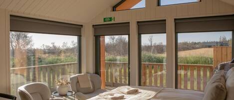 Comfort chalet, uitzicht op heuvels