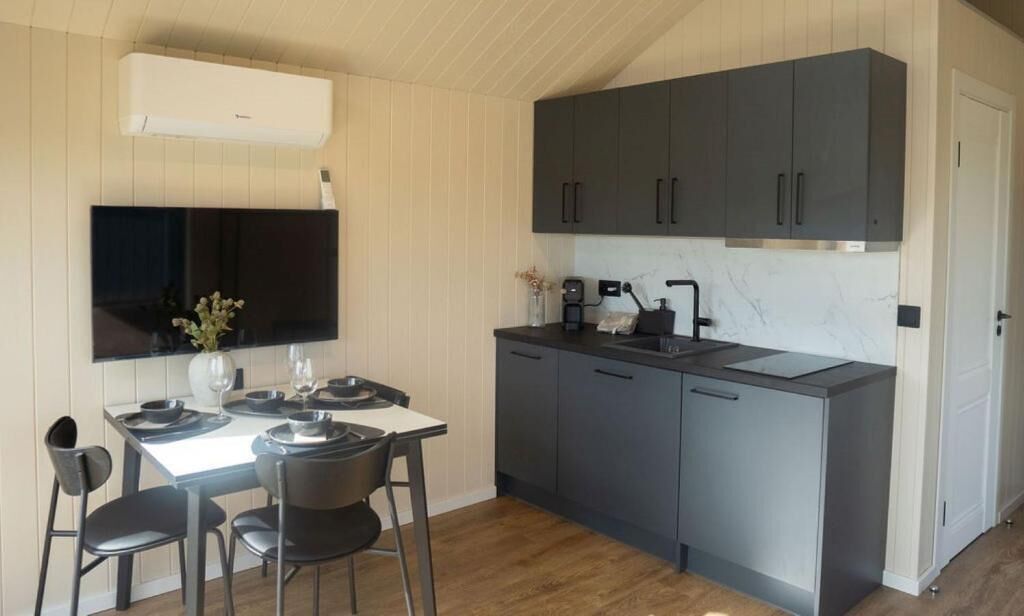 Deluxe Chalet | Dining