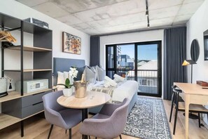 Iron/ironing board, WiFi, bed sheets - Seaside Style - A/C, Wi-fi, pool, Prom (Cape Town)