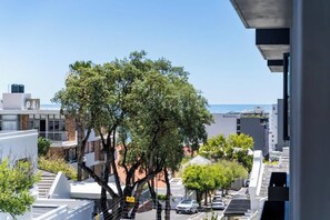 Interior - Seaside Style - A/C, Wi-fi, pool, Prom (Cape Town)