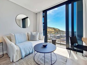 TV, offices - Paradise views: Couples sanctuary w/ pool, parking (Cape Town)