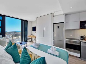 Iron/ironing board, WiFi, bed sheets - Paradise views: Couples sanctuary w/ pool, parking (Cape Town)