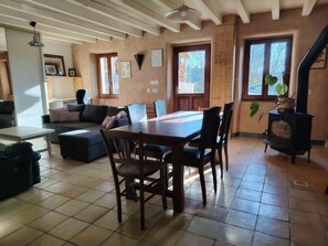 Living area - Haven of peace eco - Terrace - 3bed - 5min Lake (Bansat)