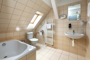 Articles de toilette gratuits, sèche-cheveux, serviettes fournies, savon