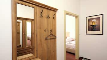 Standard trippelrum - utsikt mot staden | Interiör