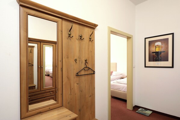 Standard-Dreibettzimmer, Stadtblick | Innenbereich