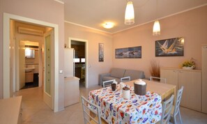 Dining - Apartment with garden and pool (Bibione)
