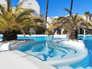 Pool - Elegant flat with delightful outdoor space (Lido di Jesolo)