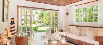 Private Villa w/ Pool &Daily Cleaning| Sleeps 12