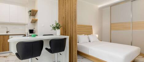 1 bedroom, desk, iron/ironing board, WiFi