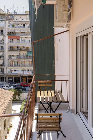 Outdoor dining - Simone: Studio in the center of Thessaloniki (Thessaloniki)