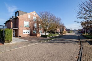 Exterior - Villa Wicking - Directly on the south beach - Wonderful vacation apartment for the whole family (Borkum)