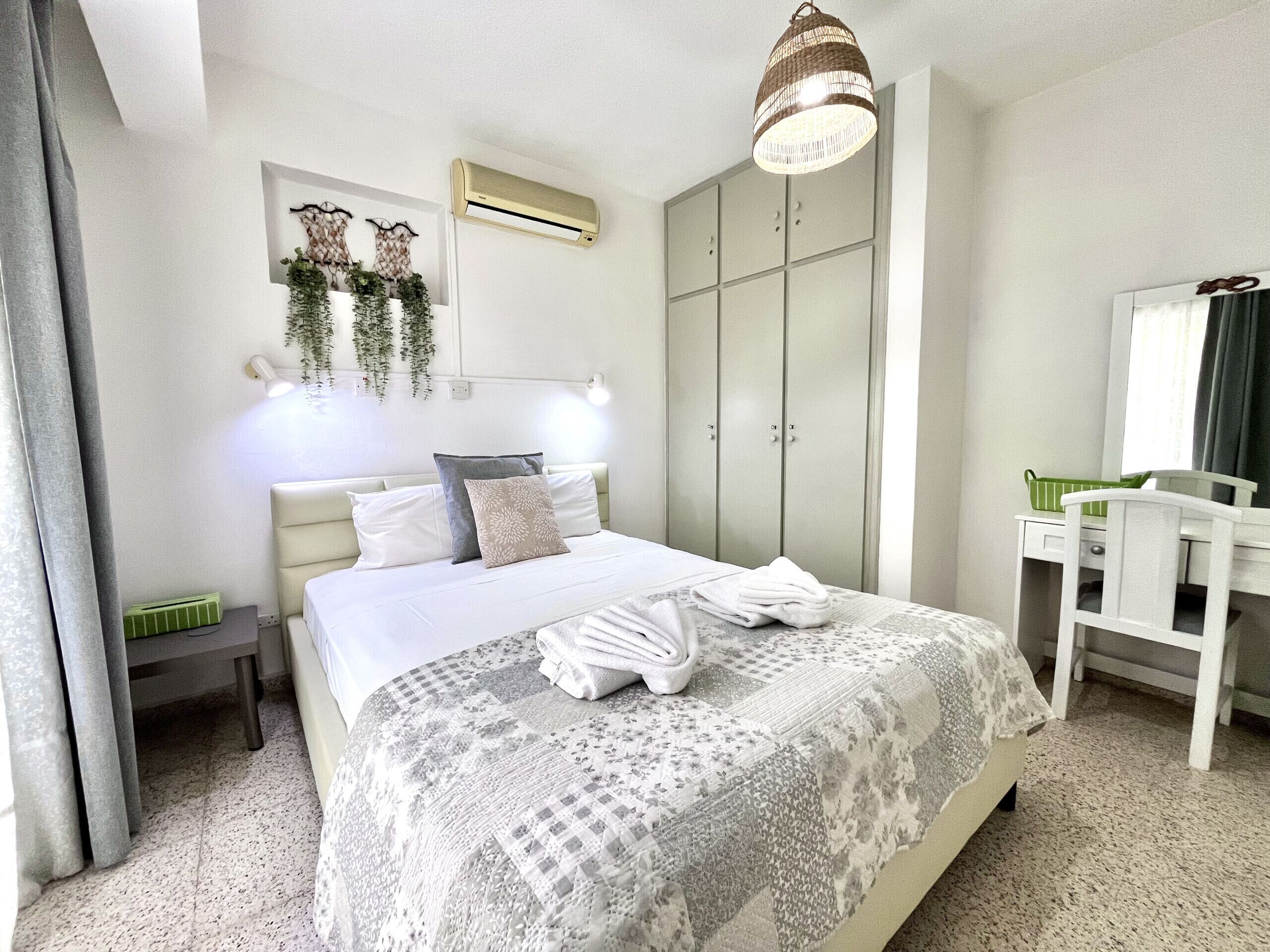 1 chambre, fer et planche à repasser, Wi-Fi gratuit, draps fournis