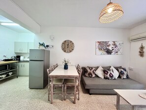 TV - STAY Heaven Apartment (Ayia Napa)