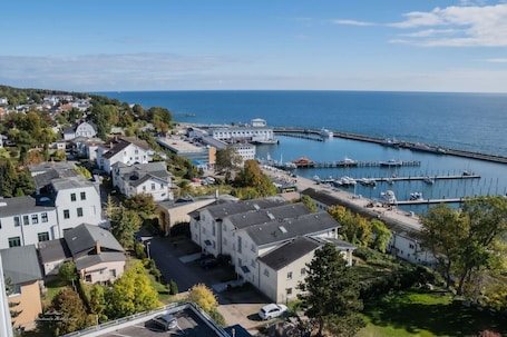 Marina. Holiday Apartment "Oberhalb Vom Hafen2" with Shared Terrace, Garden, and Wi-Fi
